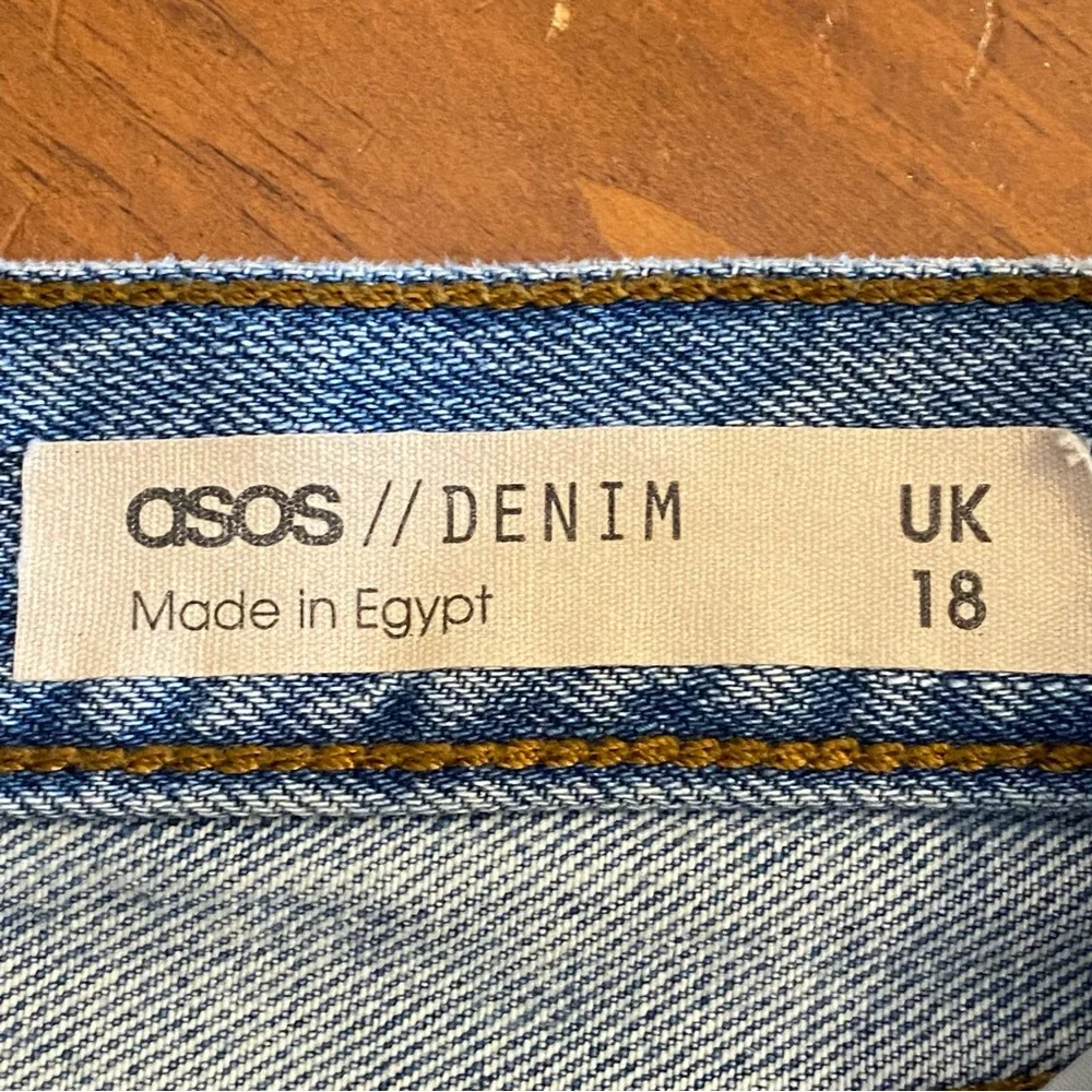 ASOS High Waisted Distressed Denim Shorts Light-Wash 100% Cotton WO14 - Picture 9 of 12